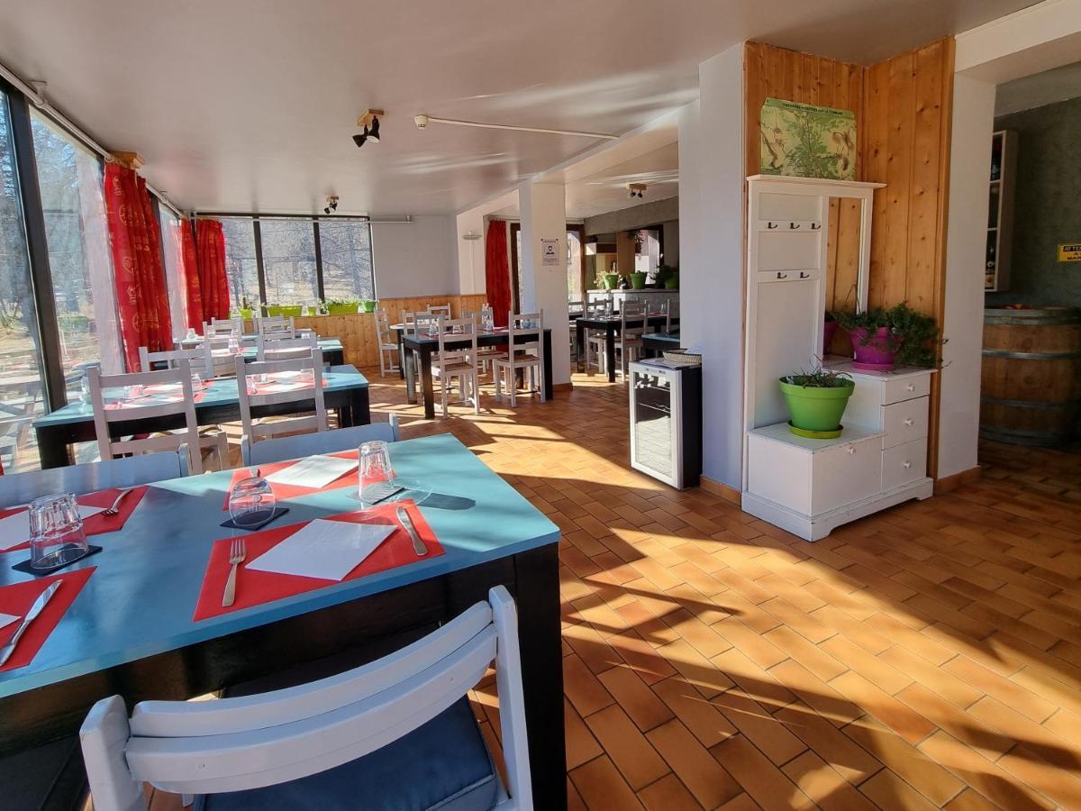 ホテル Auberge Des Aiguilles Entraunes エクステリア 写真